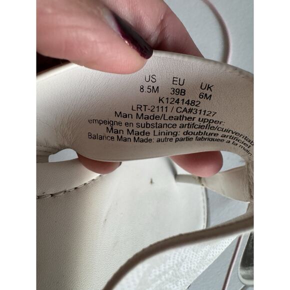 3 for $9 DKNY White and Silver Thong Leather Sandals 8.5 Monogram - Picture 5 of 5